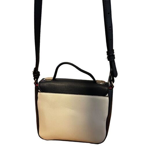 PRE-LOVED Small Crossbody Bag
PREOWNED 
Alfani  - Picture 2 of 12
